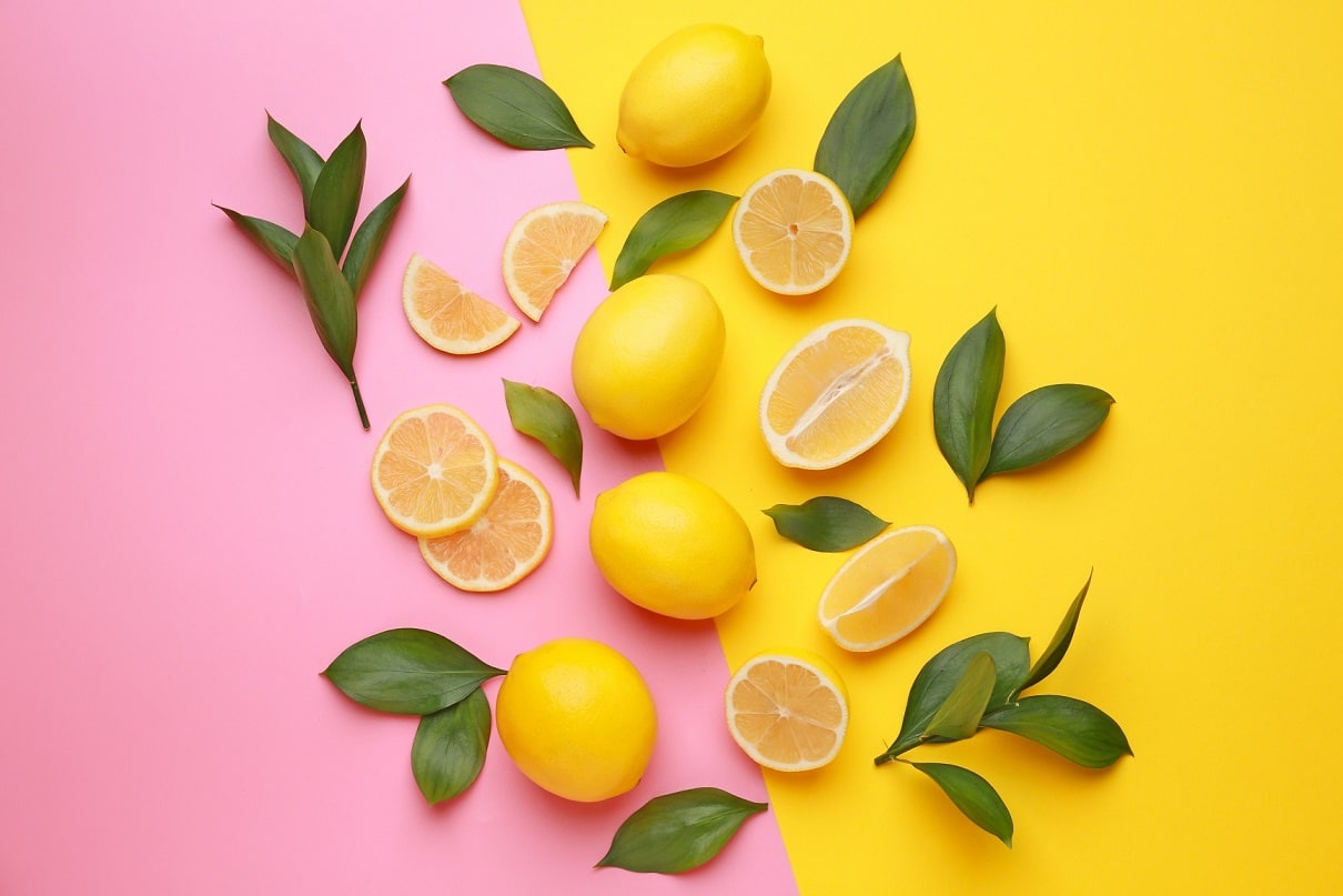 Ripe,Lemons,On,Color,Background