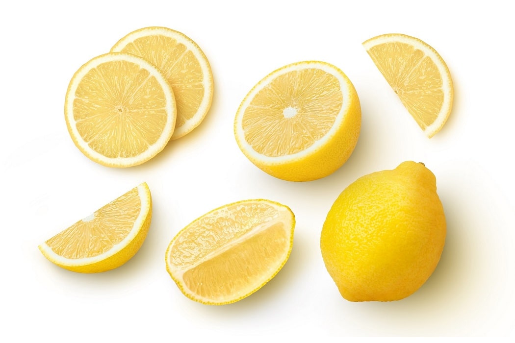 Lemon,With,Cut,In,Half,Sliced,Isolated,On,White,Background,